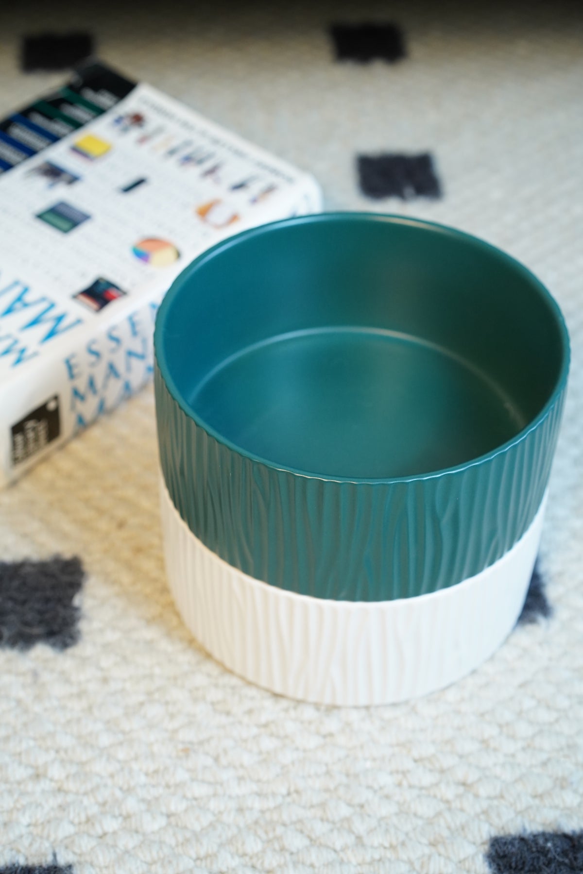 Sophie's Classic Pet Bowl - Rhythmic Lines (Forest Green)